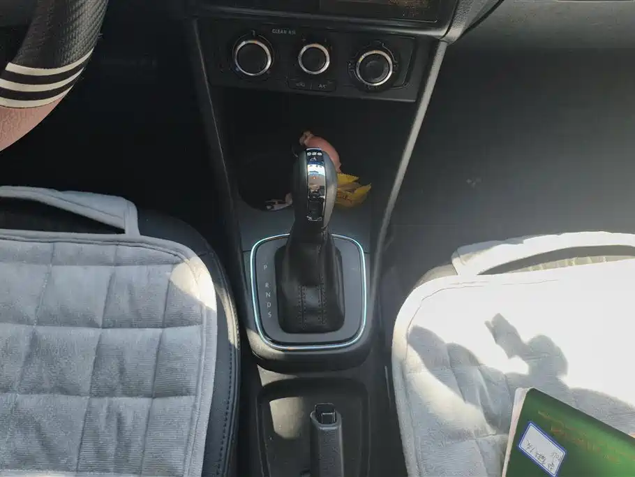 Volkswagen Polo 2016 1.4L Automatic Trend фото 16