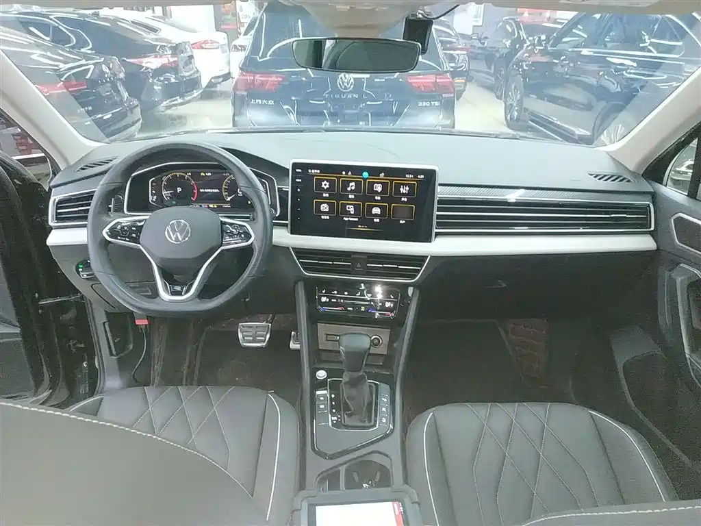 Volkswagen Tiguan L 2023 Facelift 330TSI Auto FWD R-Line Premium фото 6