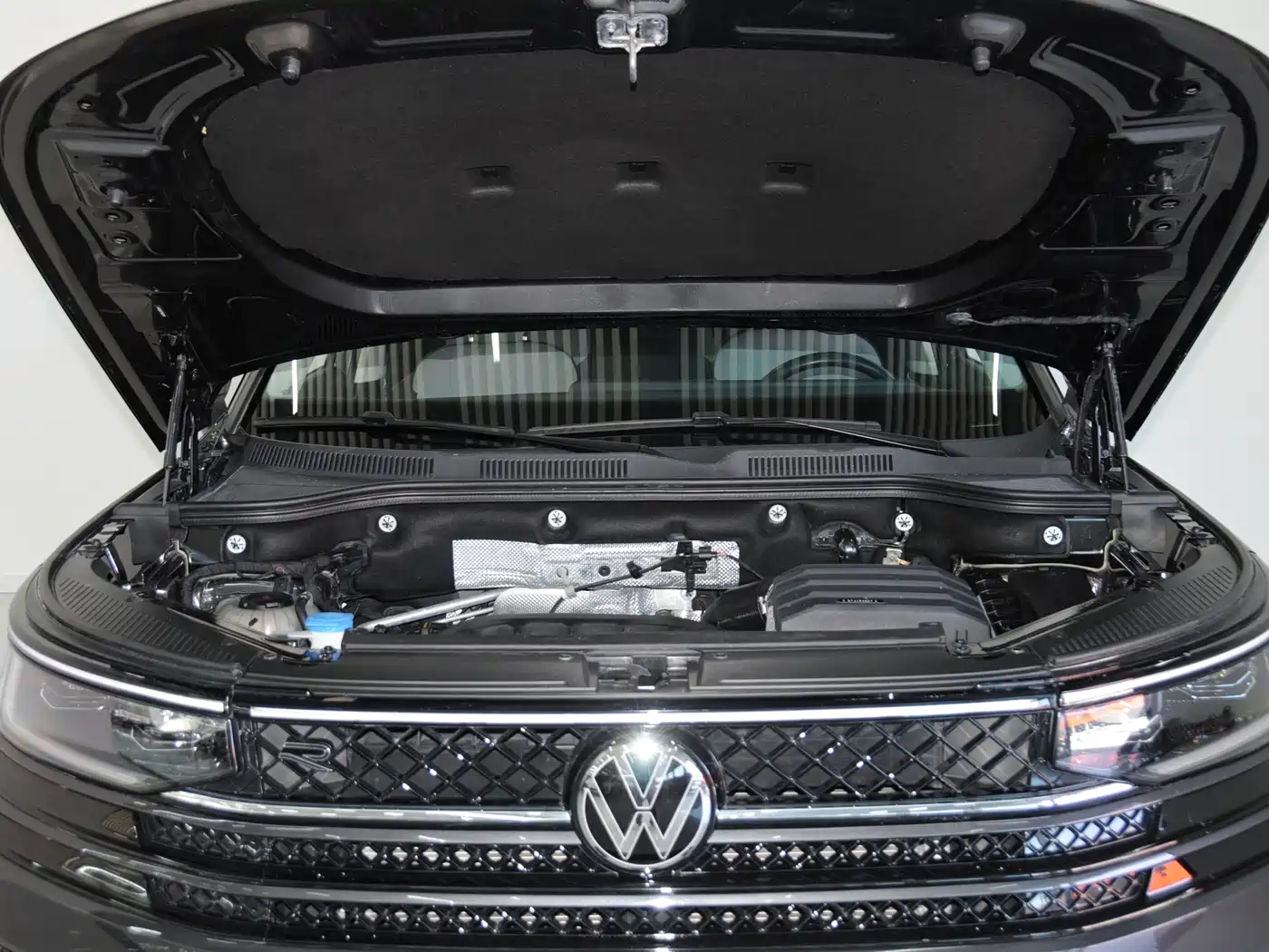 Volkswagen Talagon 2024 380TSI 4WD R-Line Touring фото 6