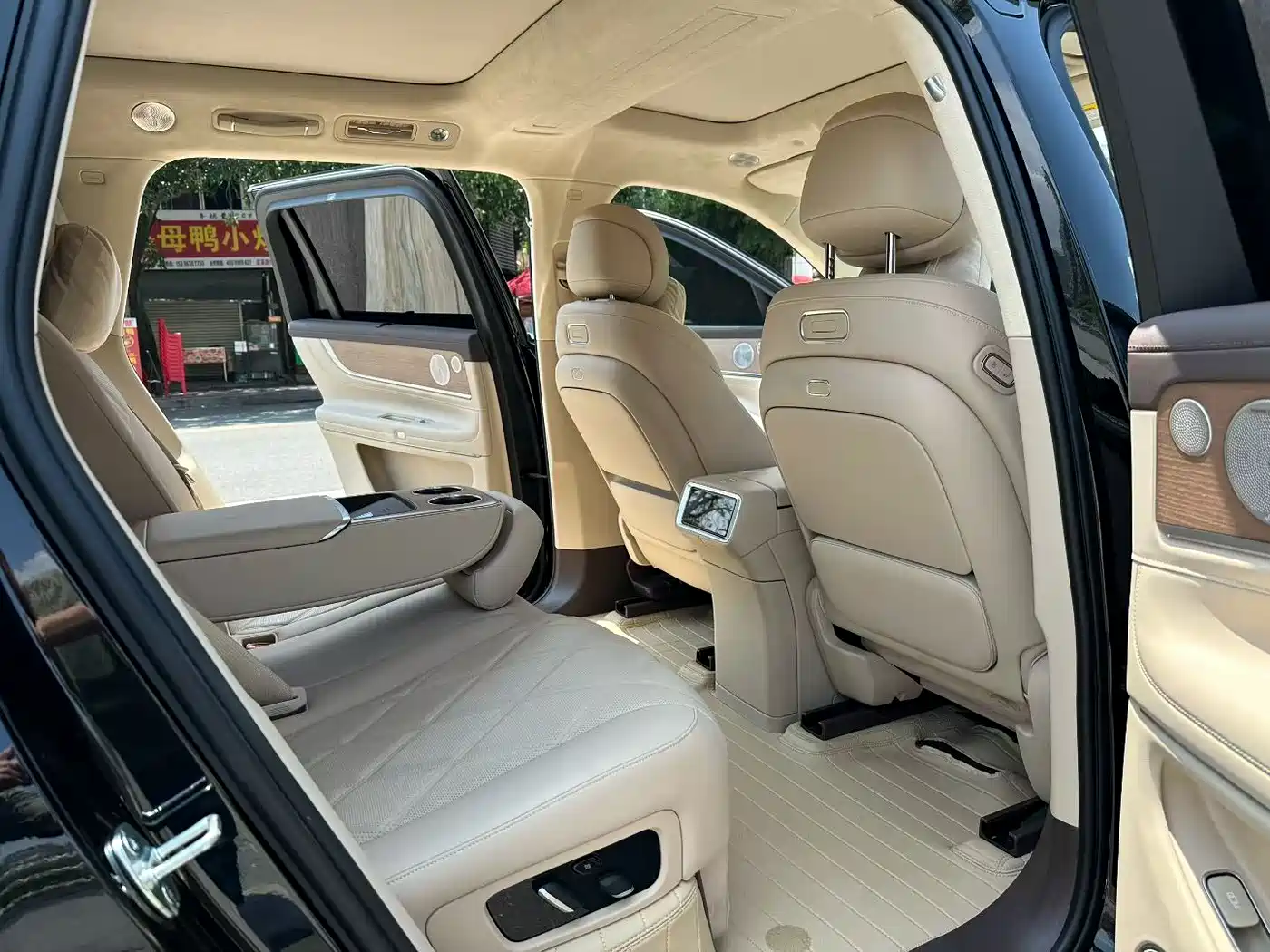 AITO Wenjie AITO M9 2025 Range Extender Max 52kWh 5-Seater фото 6