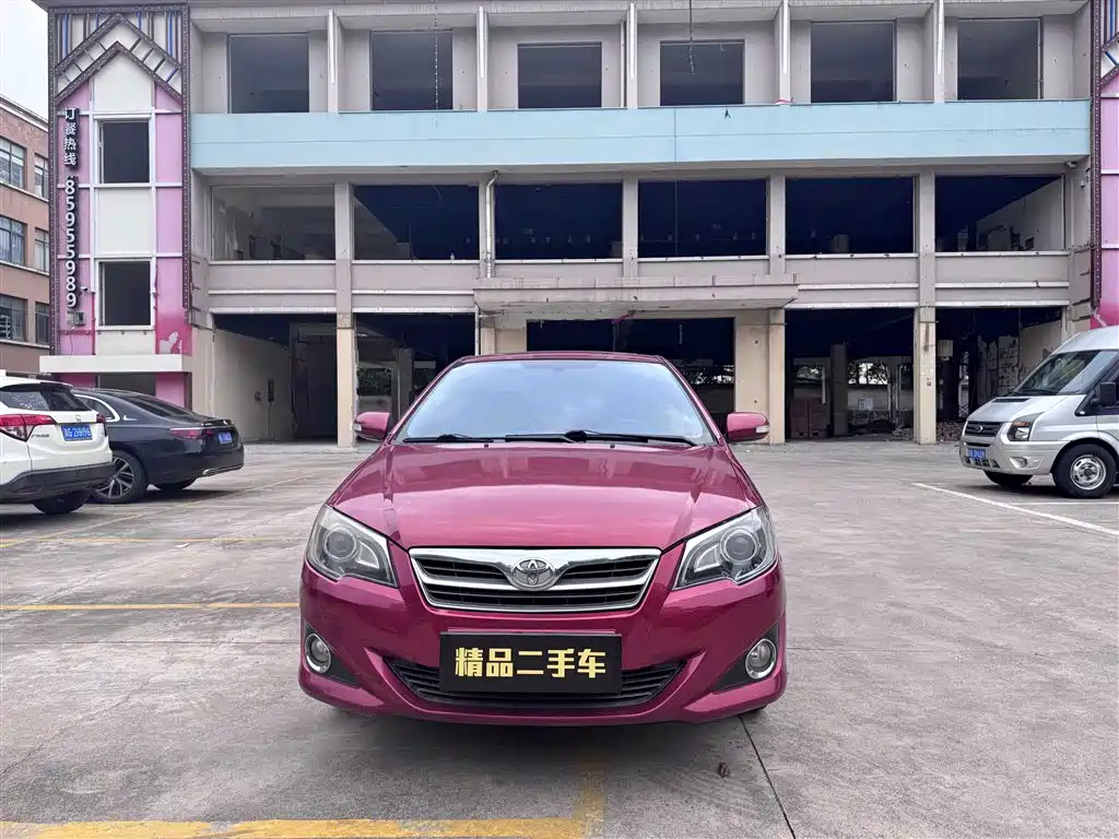 Toyota Corolla 2013 1.6L Automatic Luxury фото 2