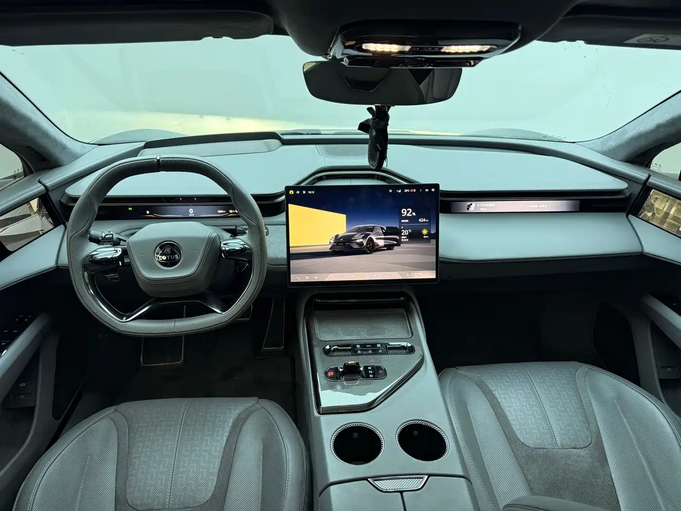 LOTUS SPORTS CAR EMEYA FLOWERS