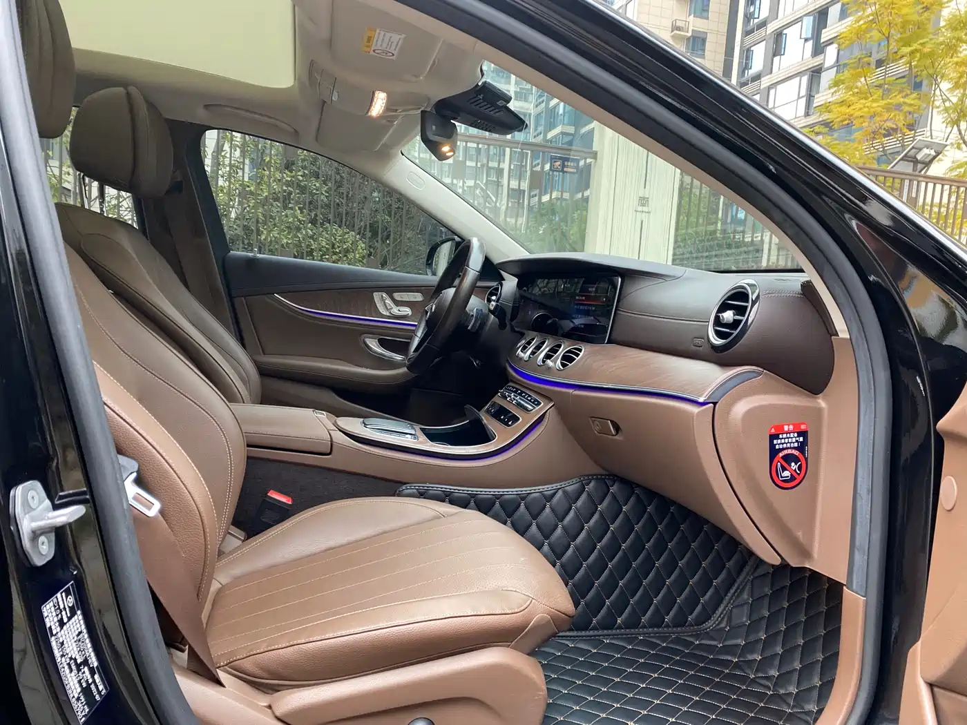 Mercedes-Benz E-Class New Energy 2022 Facelift III E 350 e L Plug-in Hybrid Sedan фото 21