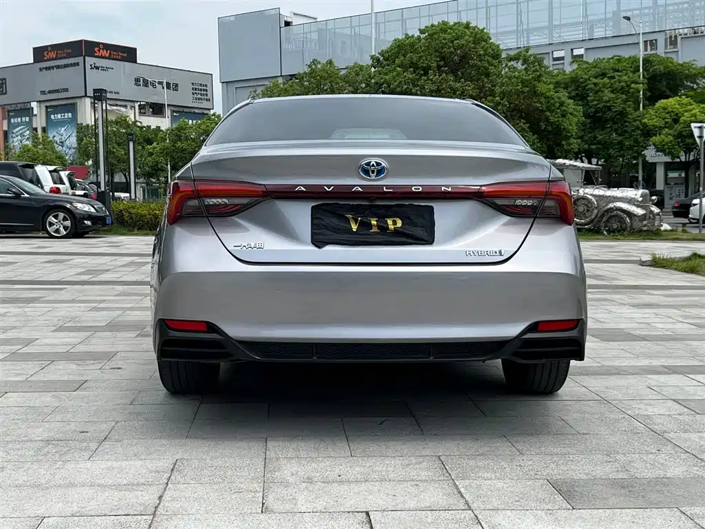 Toyota Avalon 2019 Hybrid 2.5L Luxury Edition China V фото 6