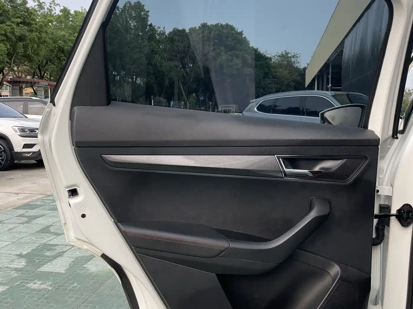 Škoda Karoq 2023 TSI280 Luxury Edition фото 21