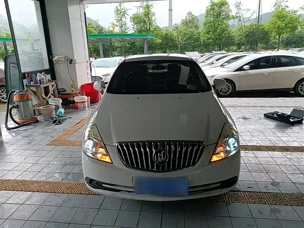 Buick Excelle 2015 1.5L Manual Classic фото 3