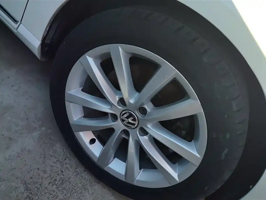 Volkswagen Magotan 2017 330TSI DSG Leading фото 6