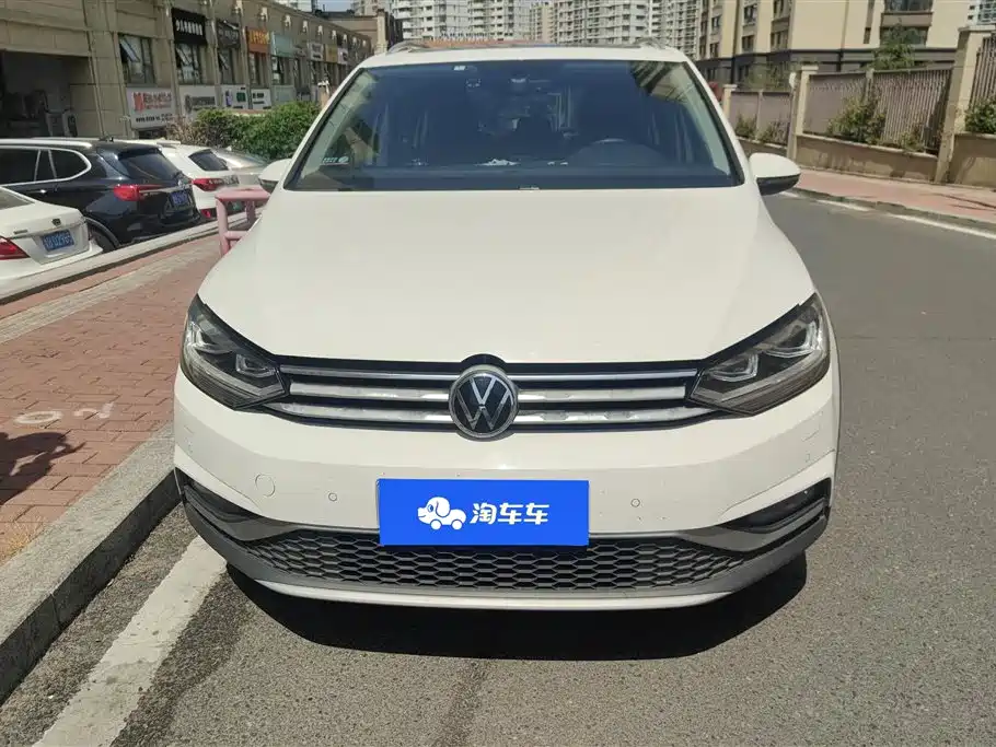 Volkswagen Touran 2018 Touran L 280TSI DSG Frontier Edition 7-Seater China V фото 2