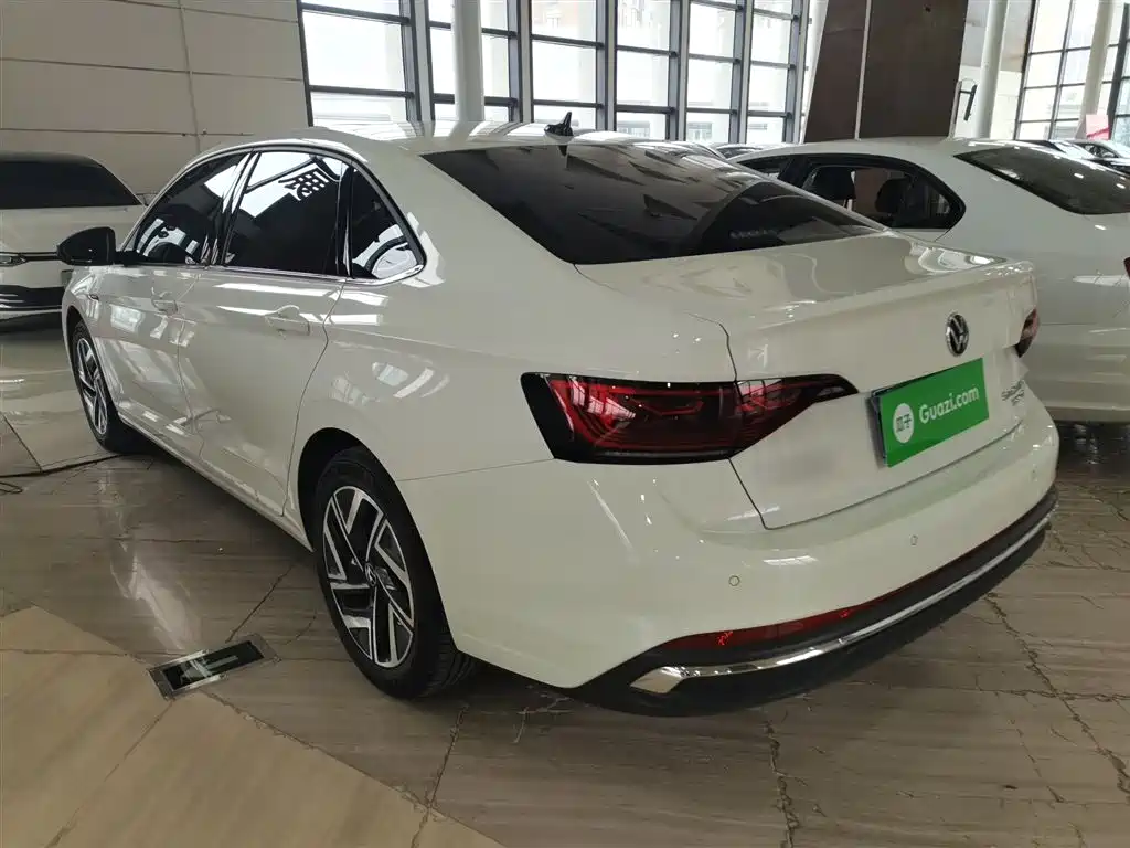 Volkswagen Sagitar 2025 300TSI DSG Flying Leap Edition фото 5