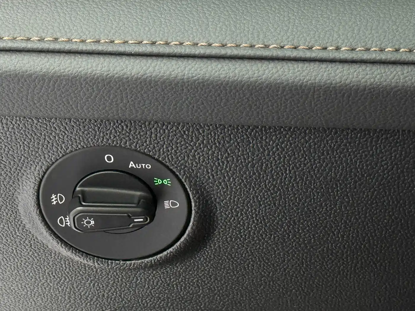 Volkswagen Tharu 2022 280TSI FWD Luxury Edition фото 18