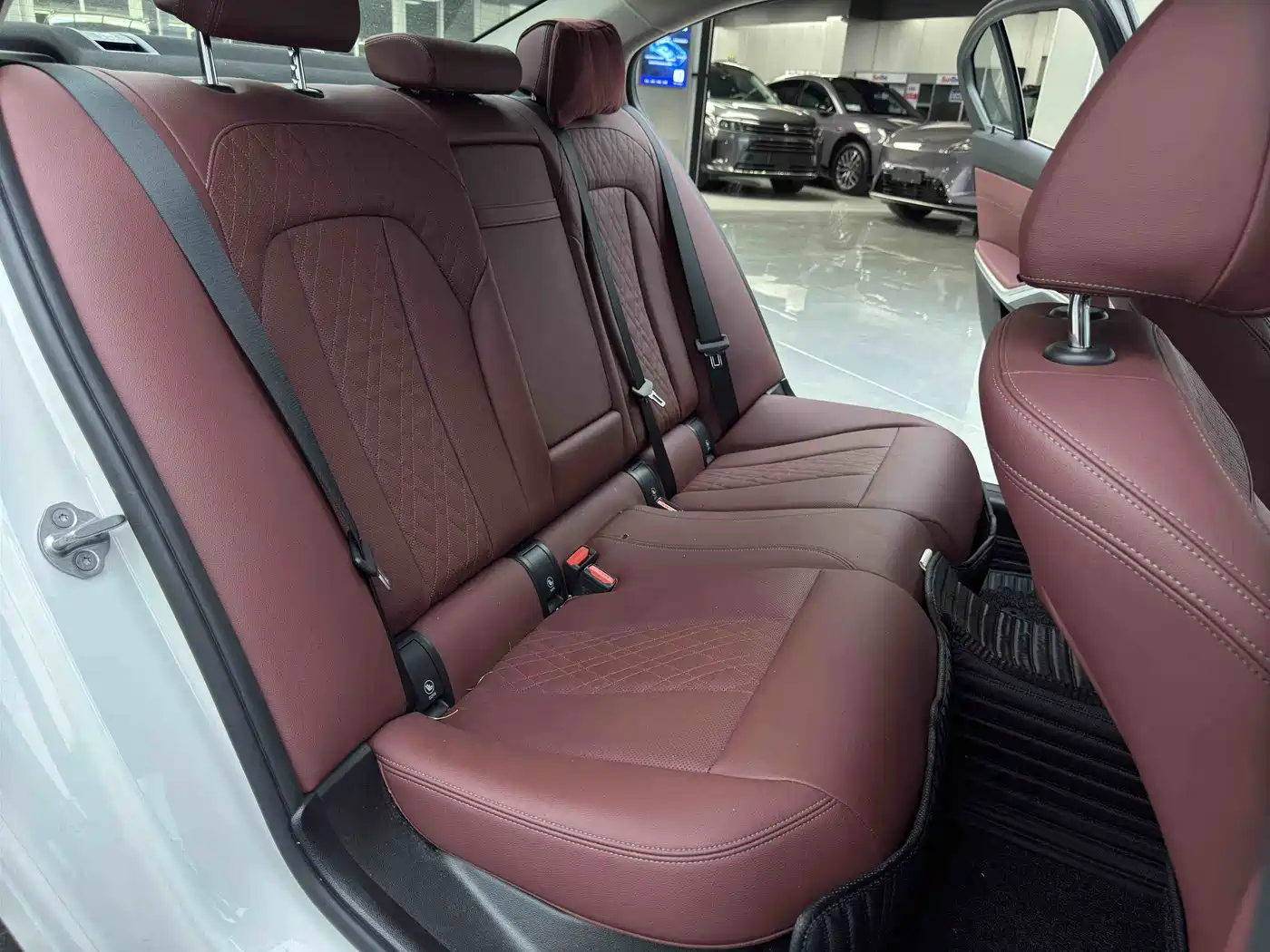 BMW i3 2024 eDrive 35 L фото 25