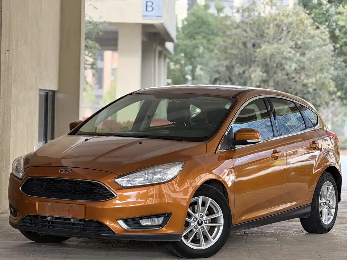Ford Focus 2015 Hatchback EcoBoost 125 Automatic Premium Trend