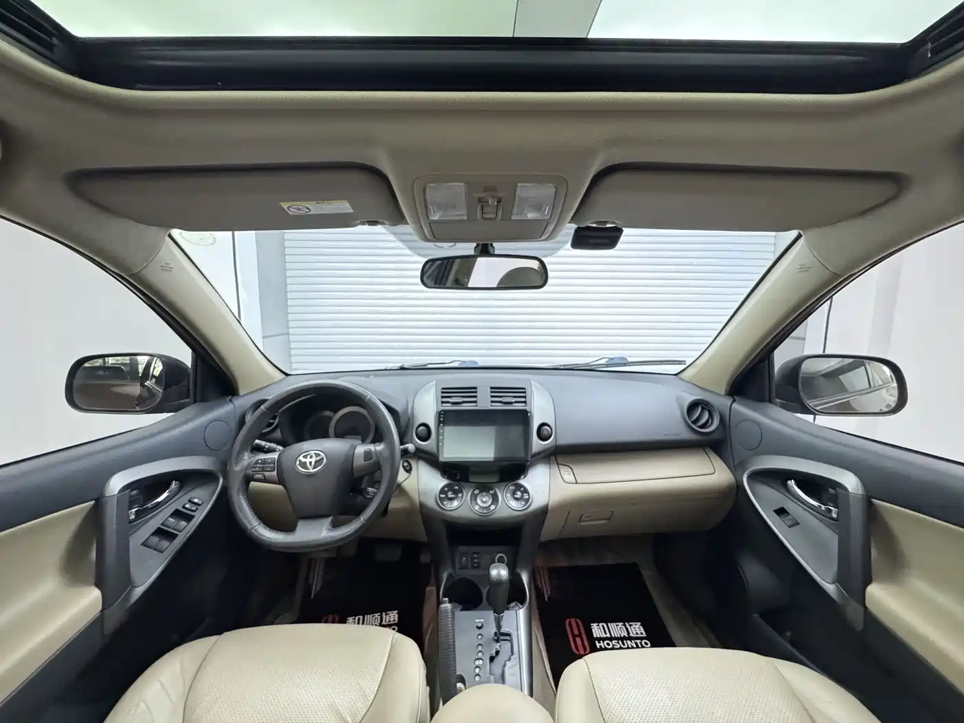 Toyota RAV4 Rongfang 2011 2.0L Automatic Luxury Edition фото 5