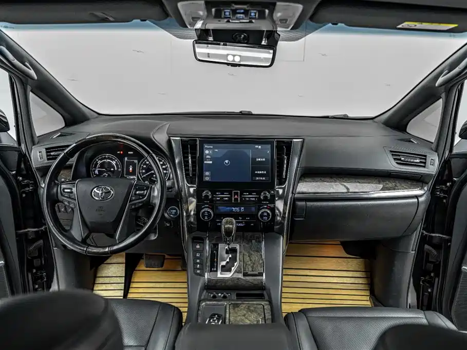 Toyota Vellfire 2021 Crown Hybrid 2.5L HV Premium Edition фото 32