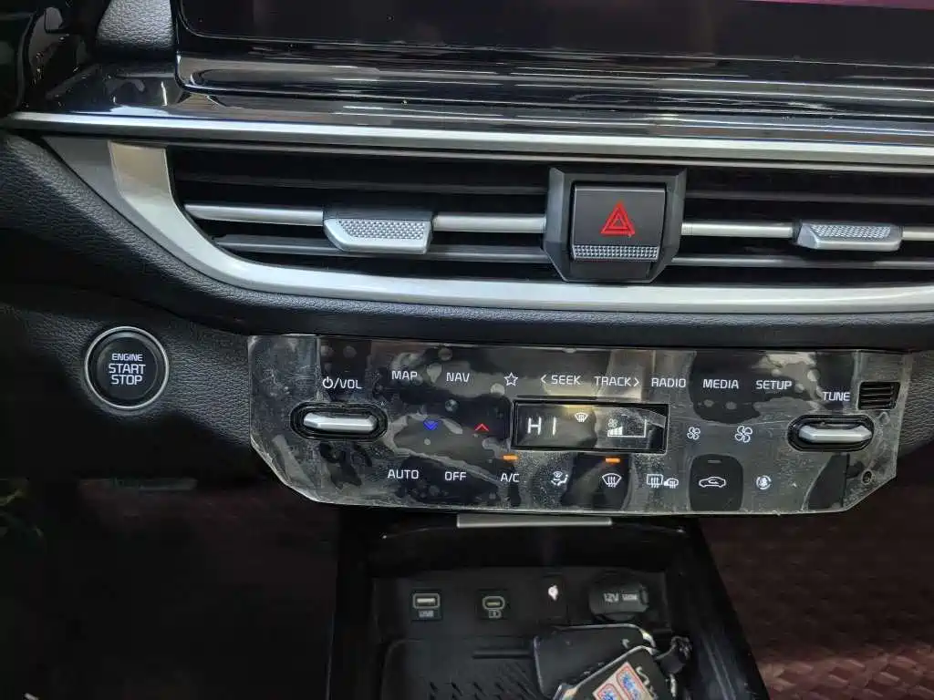 Kia K3 2023 Model 1.5L CVT Luxury Edition фото 10