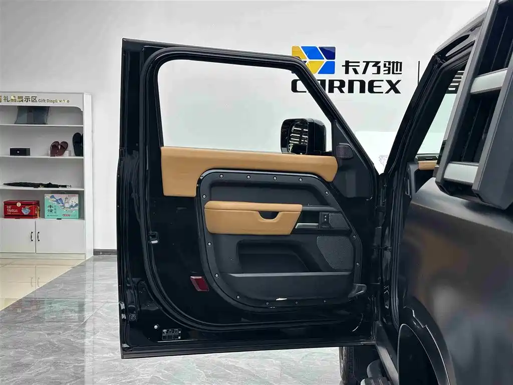 Land Rover Defender 2024 90 5.0T V8 фото 5