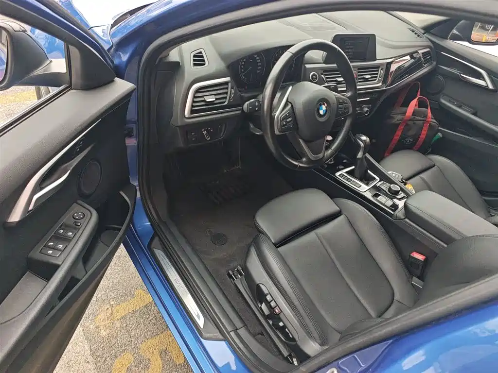 BMW 1 Series 2018 Facelift 118i Sport фото 16