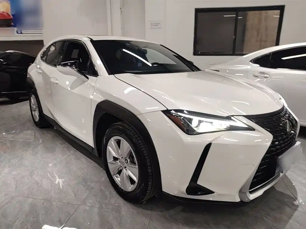 Lexus UX 2020 200 Special Edition фото 4