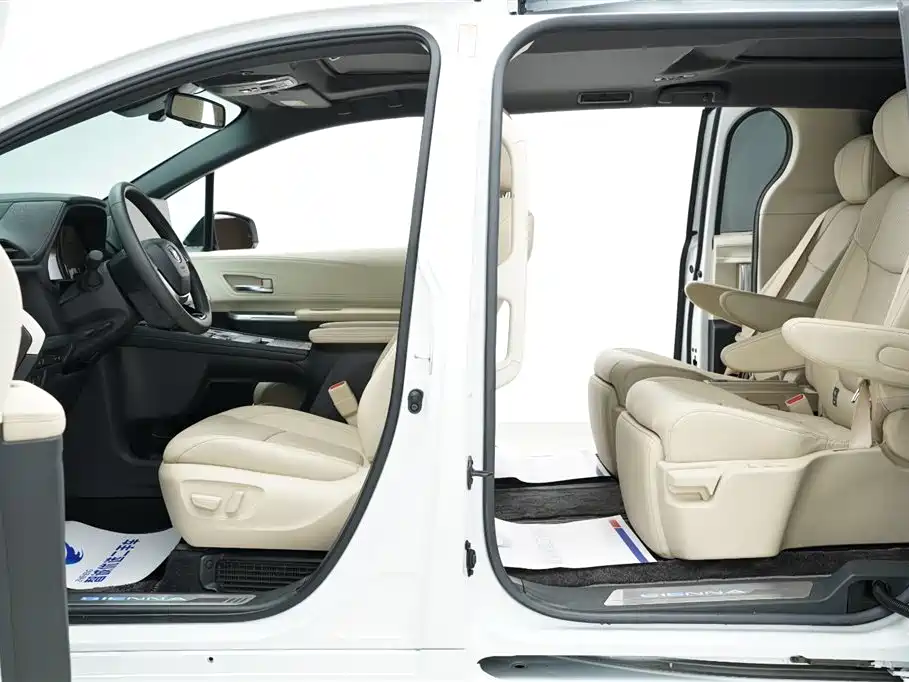 Toyota Sienna 2021 2.5L Hybrid Ultimate Edition фото 11