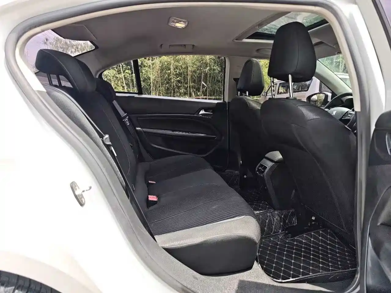 Peugeot 408 2018 Facelift 350THP Automatic Luxury фото 28