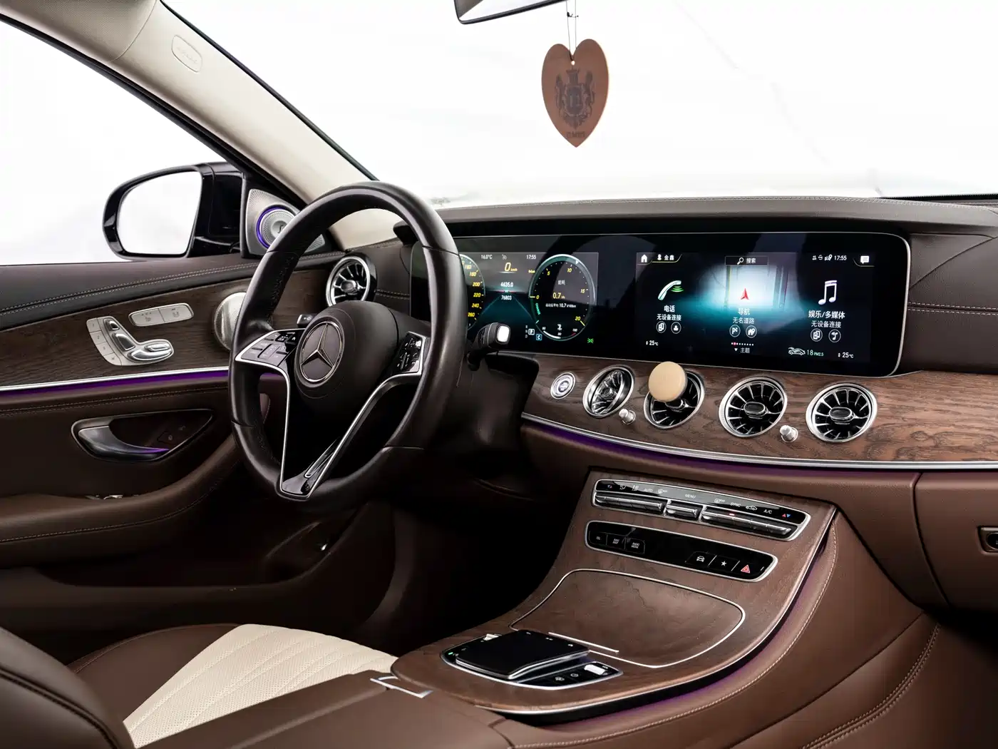Mercedes-Benz E-Class 2023 E 300 L Luxury фото 24