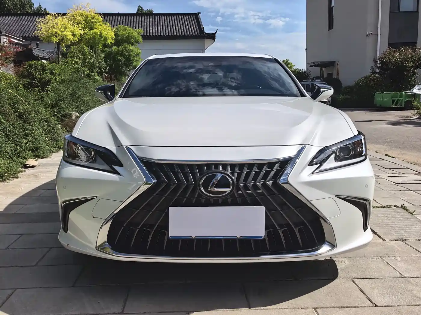 Lexus ES 2023 200 Excellence Edition фото 2