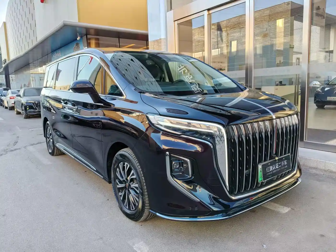 Hongqi HQ9 PHEV 2024 Model 2.0T AWD Luxury Edition фото 3