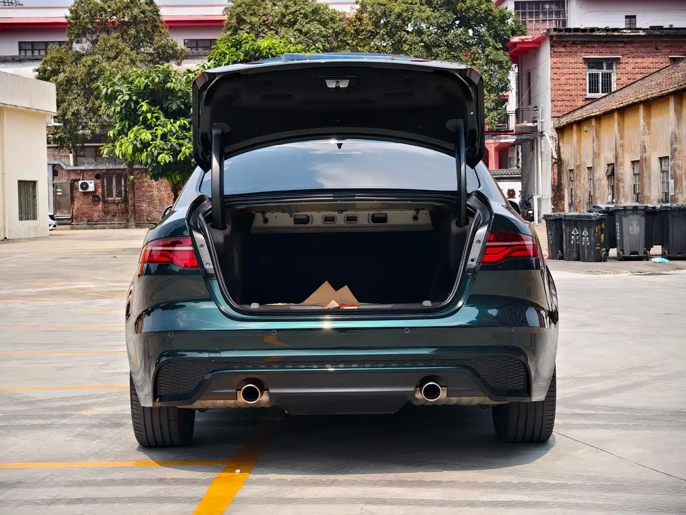 Jaguar XEL 2024 Model 2.0T 250PS R-DYNAMIC S Progressive Sport Edition фото 7