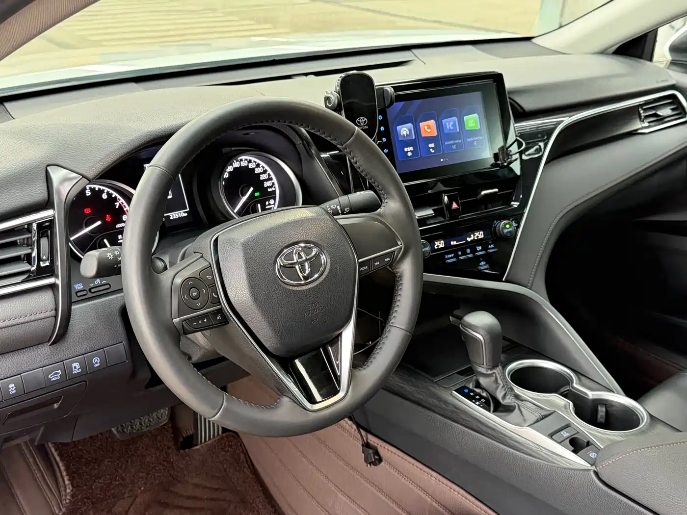Toyota Camry 2024 2.0E Elite Edition фото 12