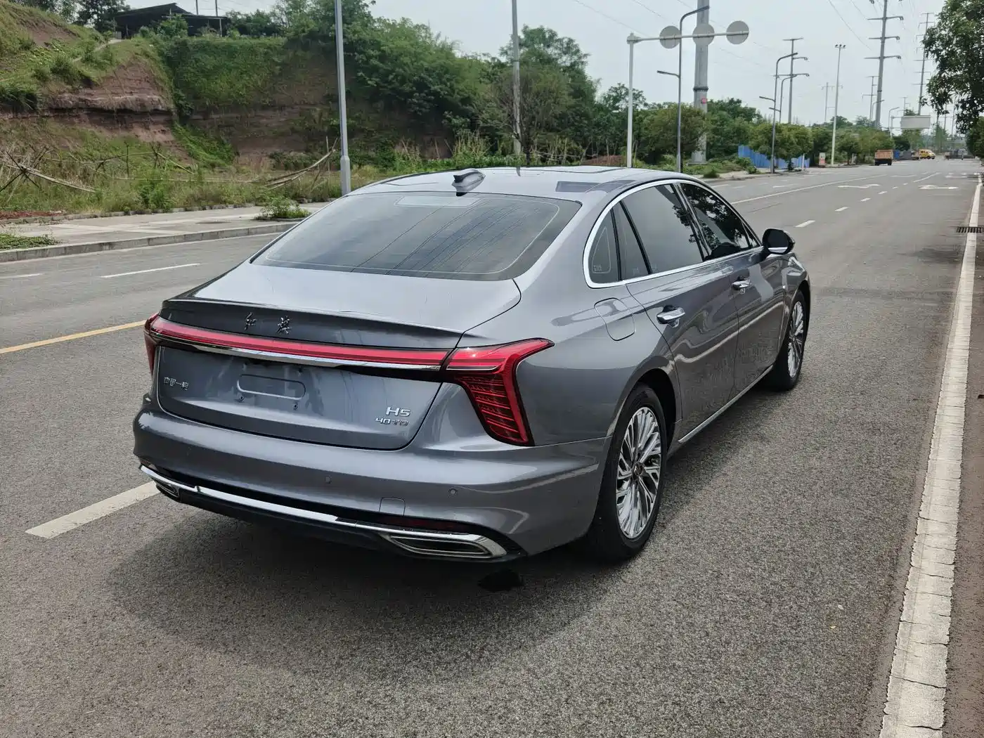 Hongqi H5 2023 2.0T Auto Smart Connect Flag Comfort фото 18