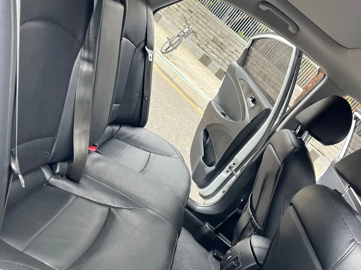 Hyundai Sonata 2013 2.0L Automatic Premium Edition фото 12