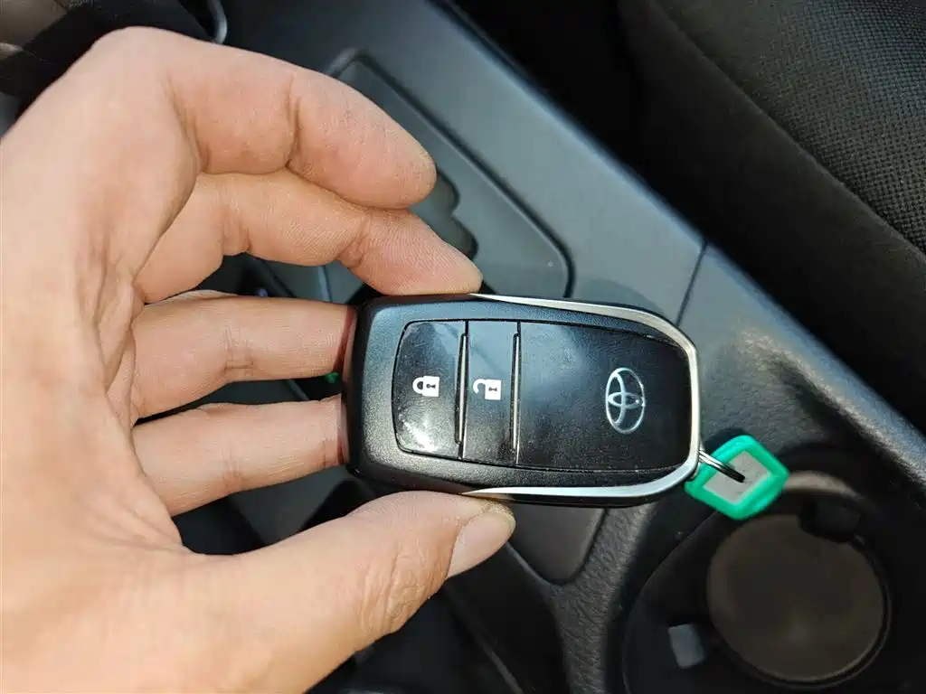 Toyota RAV4 Rongfang 2016 2.0L CVT 2WD Comfort (China V) фото 9