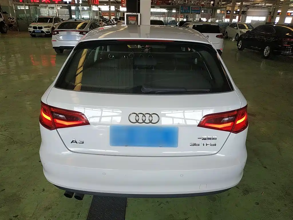 Audi A3 2016 Sportback 35 TFSI Leadership фото 4