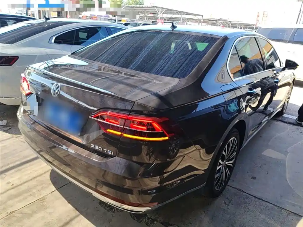 Volkswagen Phideon 2018 Facelift 380TSI FWD Business фото 7