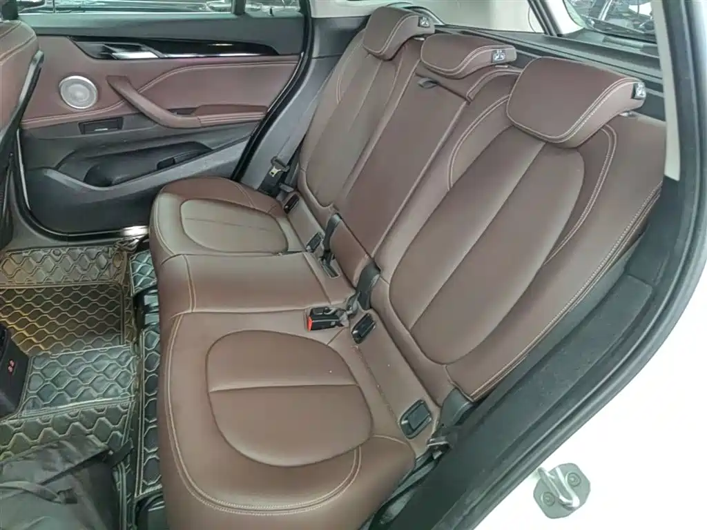 BMW X1 2022 sDrive25Li Leading фото 17