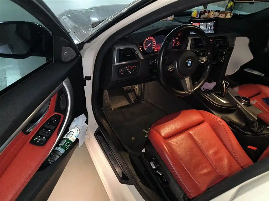 BMW 3 Series 2018 330i M Sport Black Night Edition фото 14