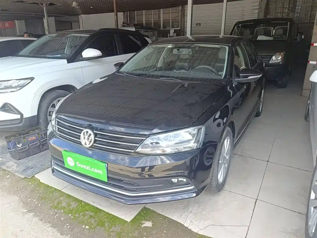 Volkswagen Sagitar 2015 1.6L Manual Comfort фото 2
