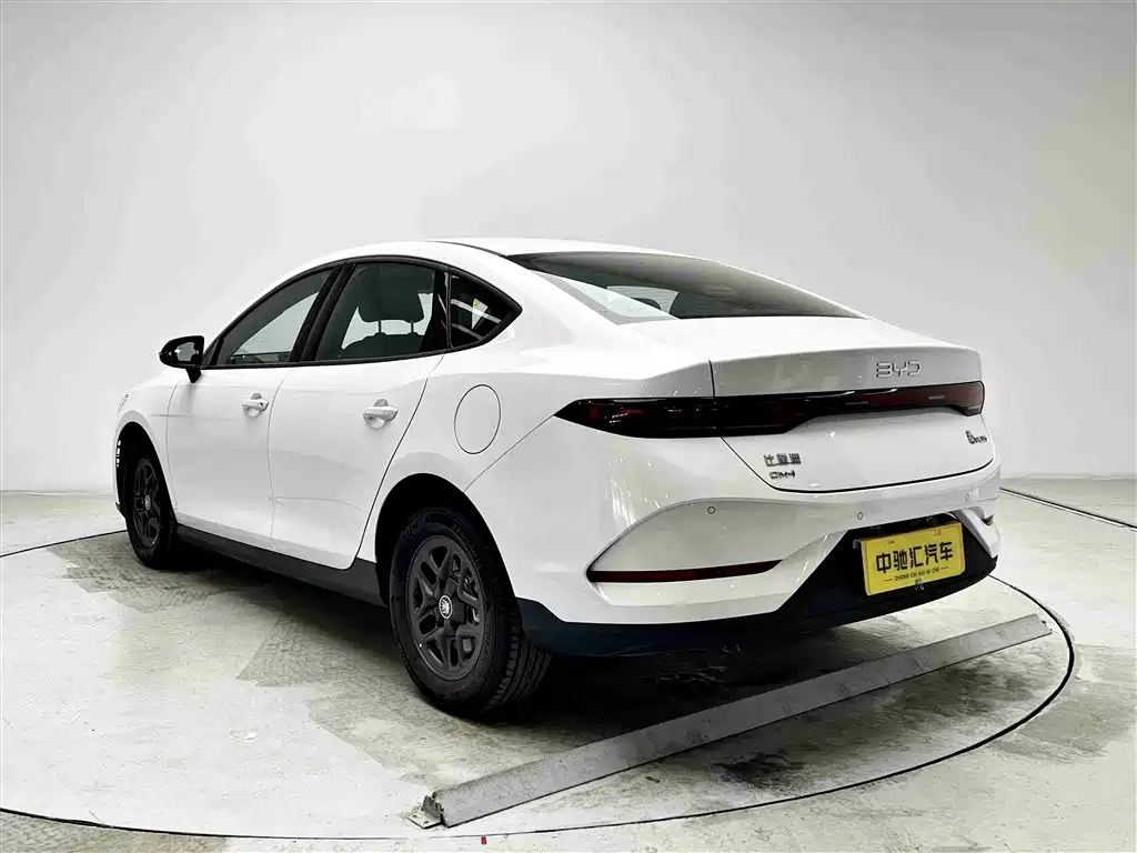 BYD Qin PLUS 2025 DM-i Smart Drive 55KM Leader фото 20