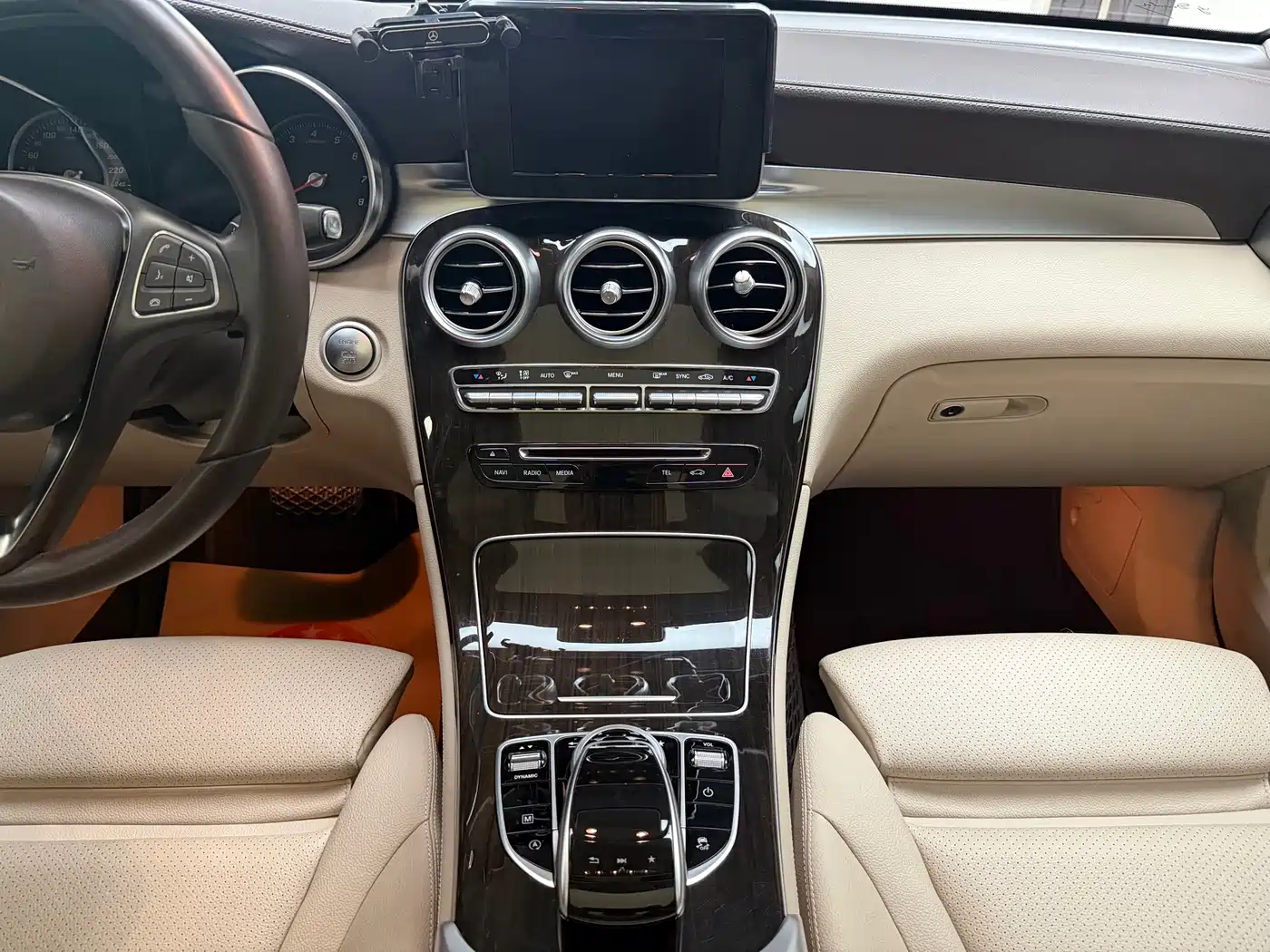 Mercedes-Benz GLC 2016 GLC 260 4MATIC Luxury фото 10