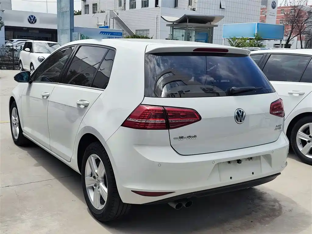Volkswagen Golf 2016 230TSI Automatic Comfort фото 5