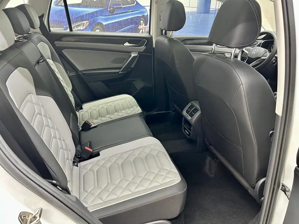 Volkswagen Tayron 2023 280TSI 2WD Luxury Plus Advanced Edition фото 11