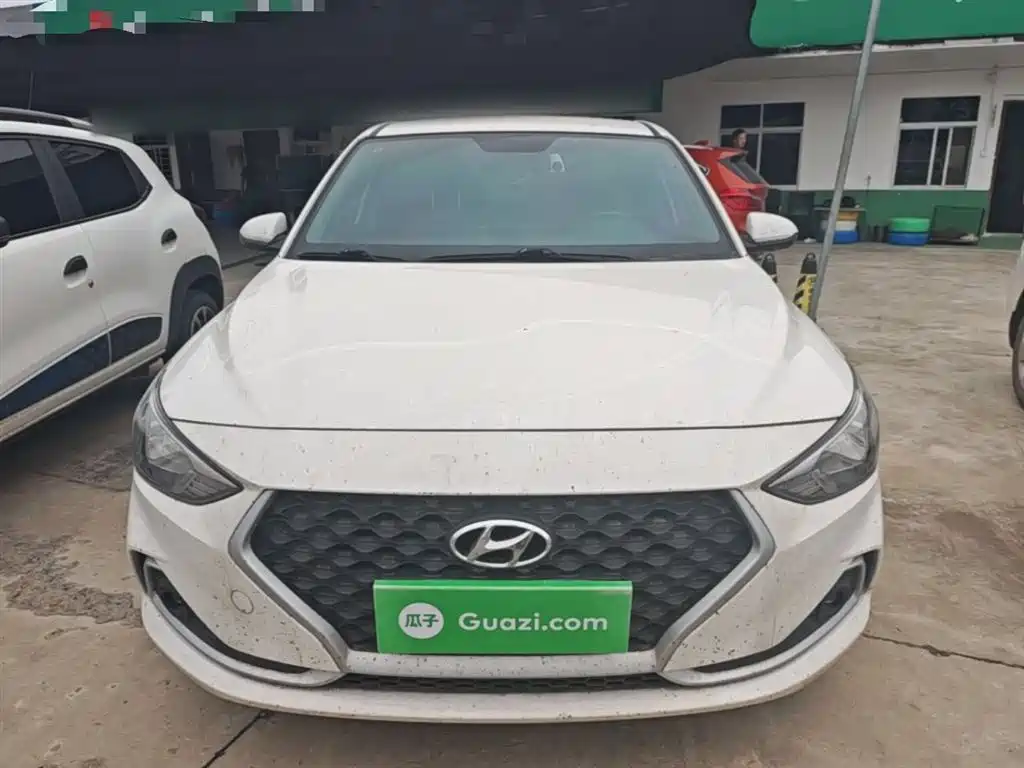 Hyundai Elantra 2018 1.6L Automatic Pleasing Edition GL China VI фото 3