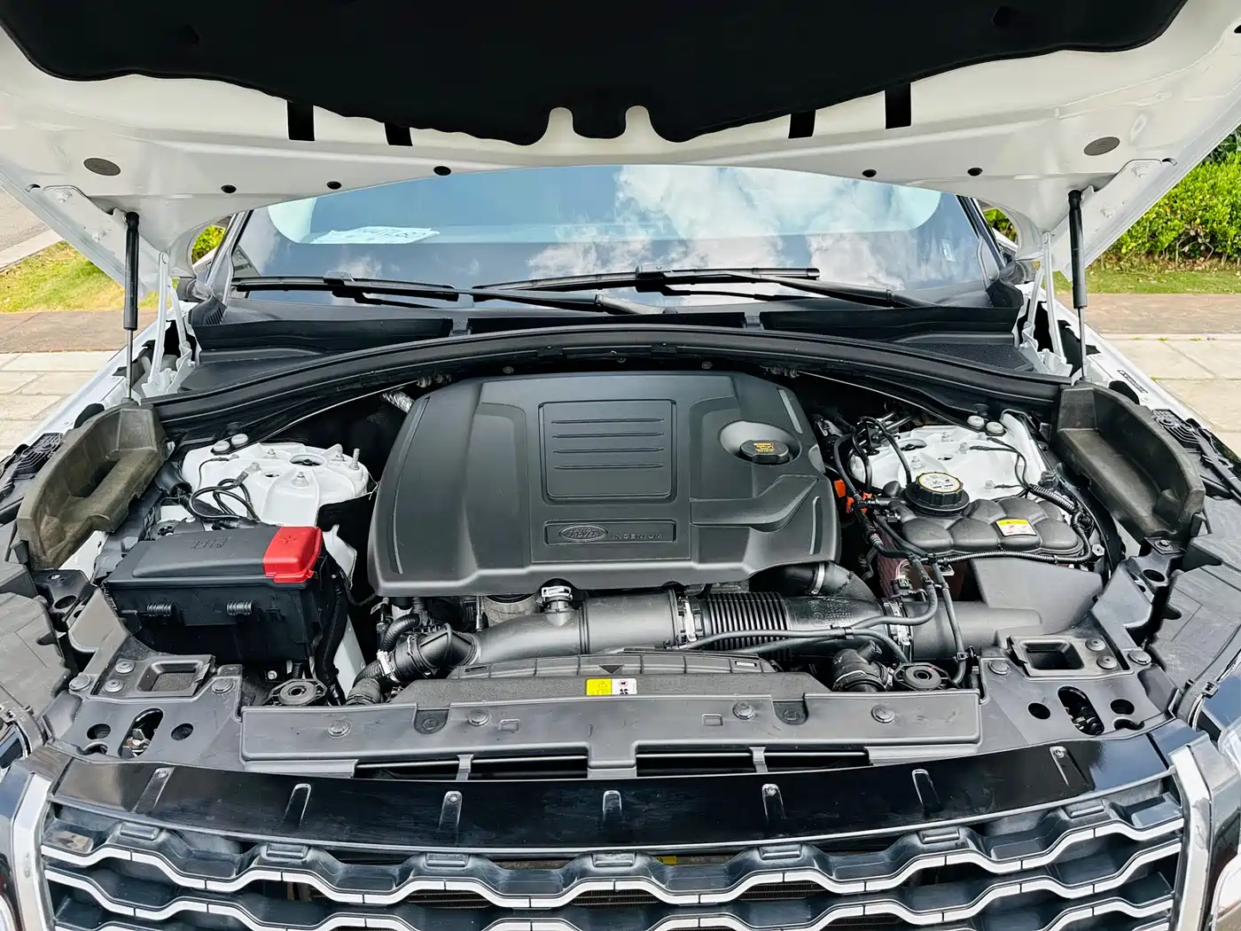 Land Rover Range Rover Velar 2023 250PS фото 15