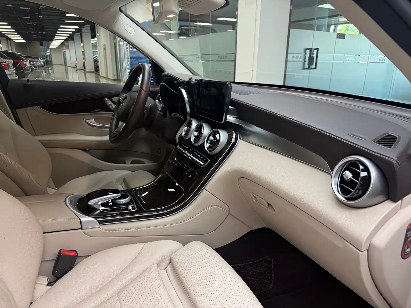 Mercedes-Benz GLC 2016 GLC 260 4MATIC Luxury фото 18