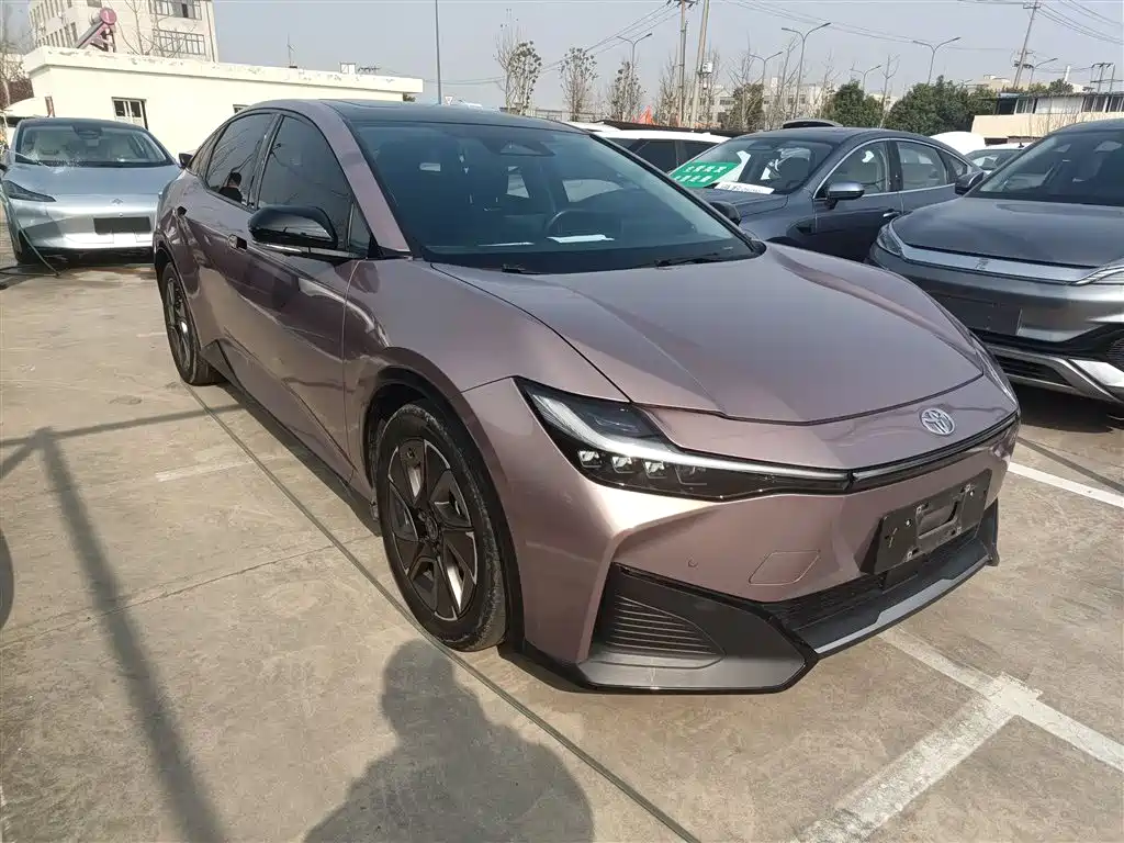 Toyota bZ3 2023 616km Long Range Premium фото 22