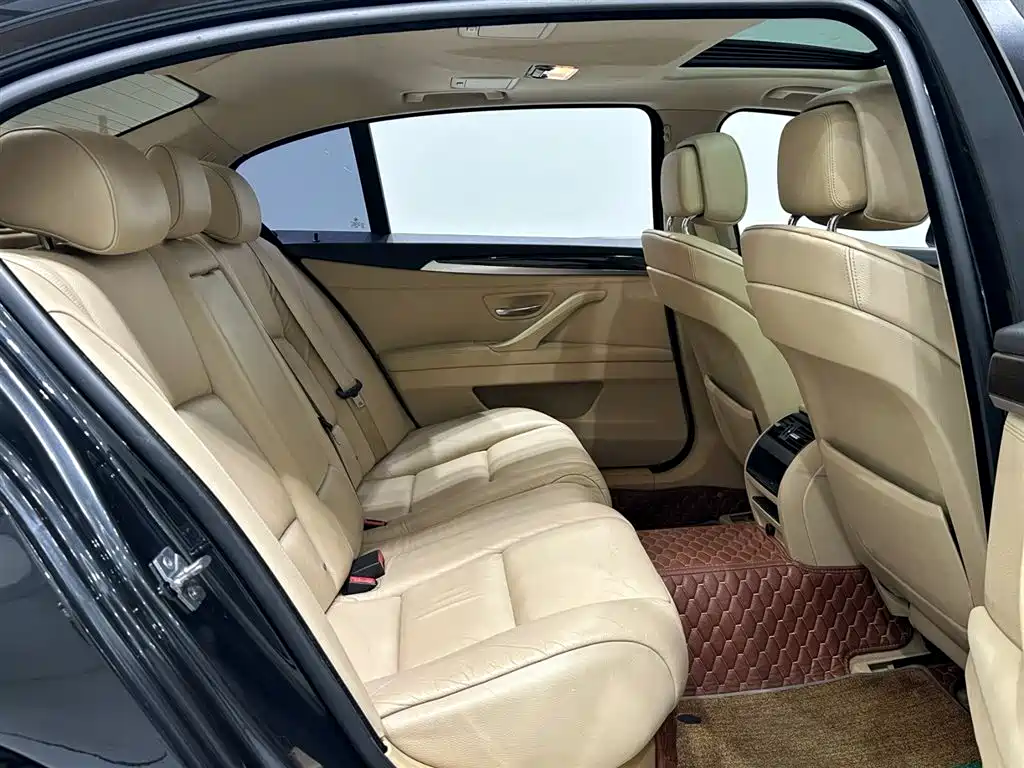 BMW 5 Series 2012 523Li Luxury фото 15