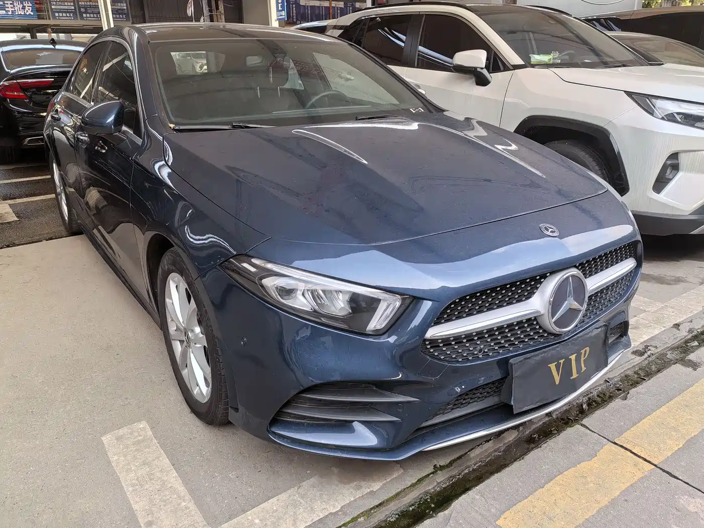 Mercedes-Benz A-Class 2019 A 200 L Sport Sedan фото 3