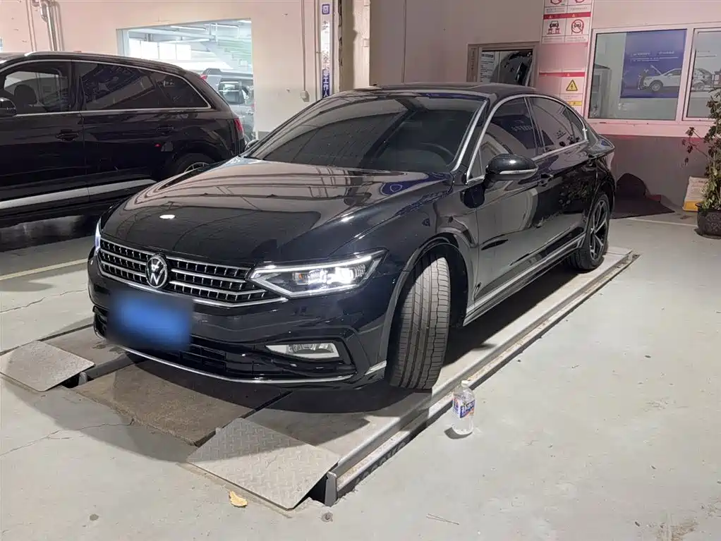 Volkswagen Magotan 2023 2 Million Units Anniversary Edition 330TSI DSG Leading Type