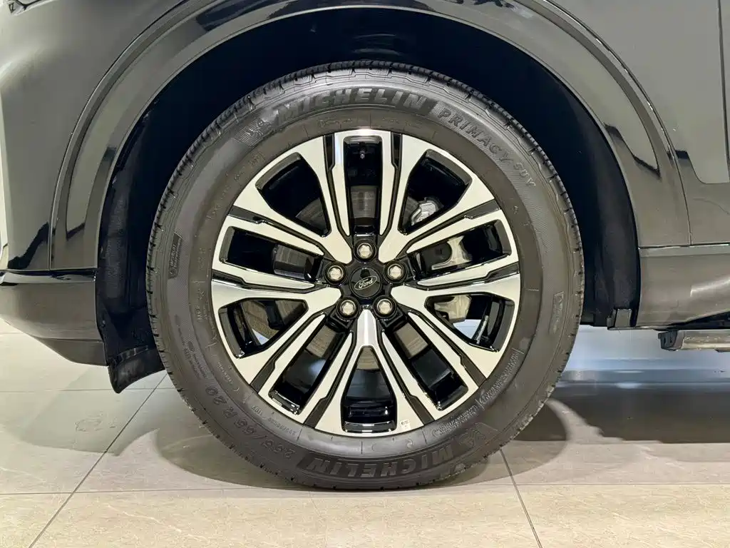 Ford Explorer 2025 2024 2.3T EcoBoost AWD Titanium Edition 6-Seater