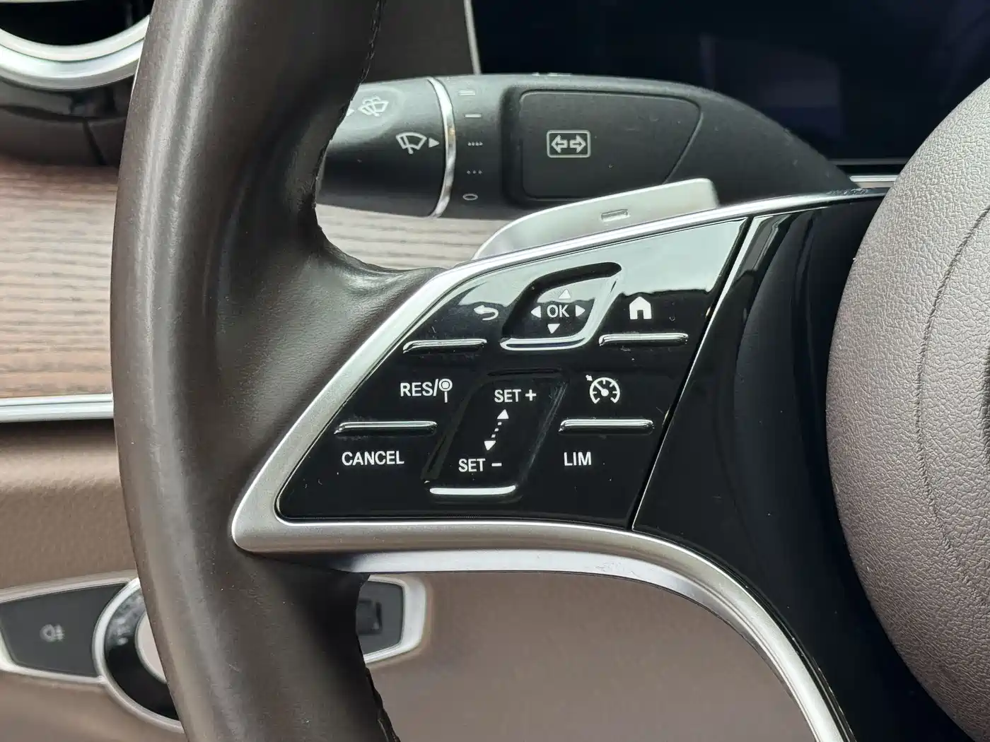 Mercedes-Benz E-Class 2023 E 300 L Fashion фото 10